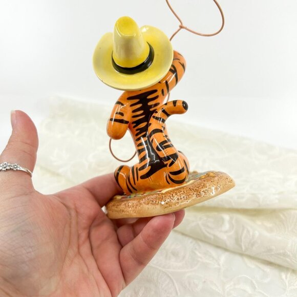Royal Doulton Tigger Yee Haw (Winnie the Pooh Wild West Collection) Figurine - Picture 5 of 7